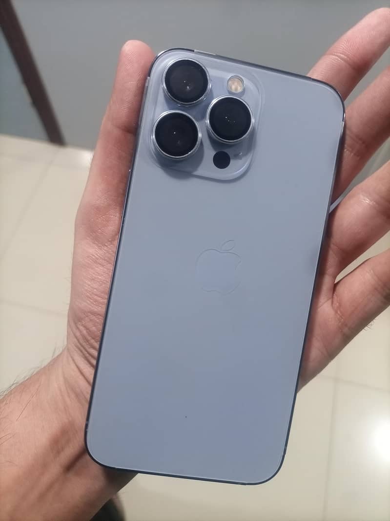 Apple iPhone 13 Pro 4