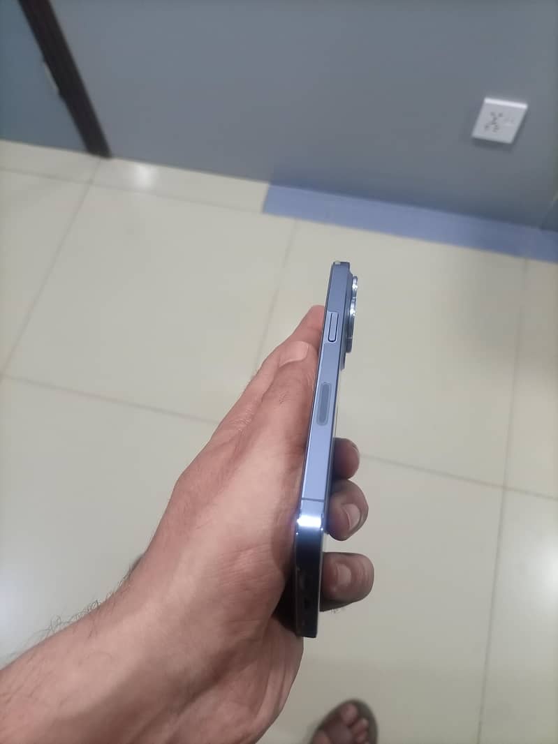 Apple iPhone 13 Pro 8