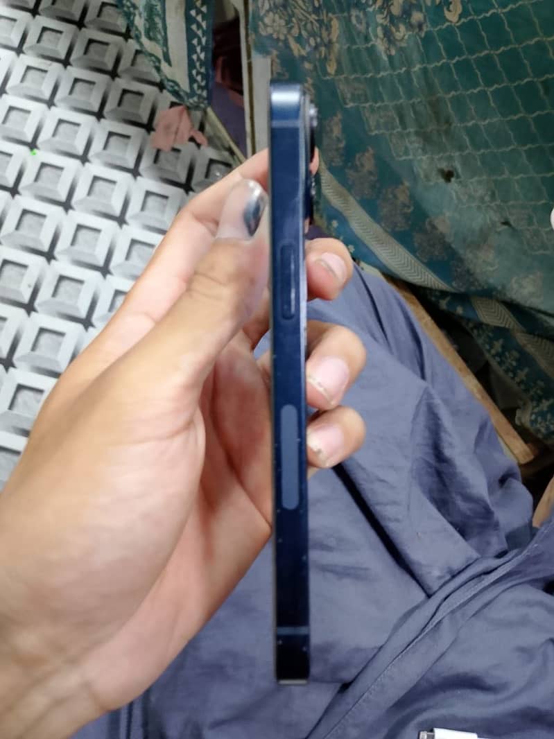 Apple iPhone 14 0