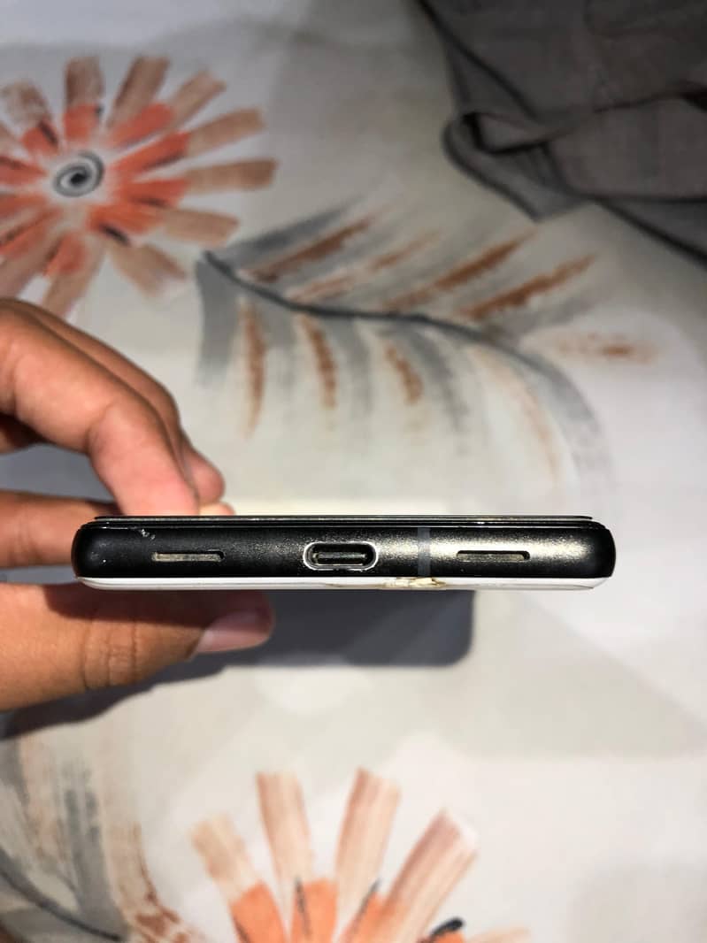 Google pixel 6A 4