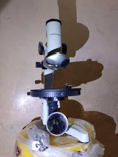 microscope lenses  + slides  set  3 ojective +3 eyepiece - body nhi he