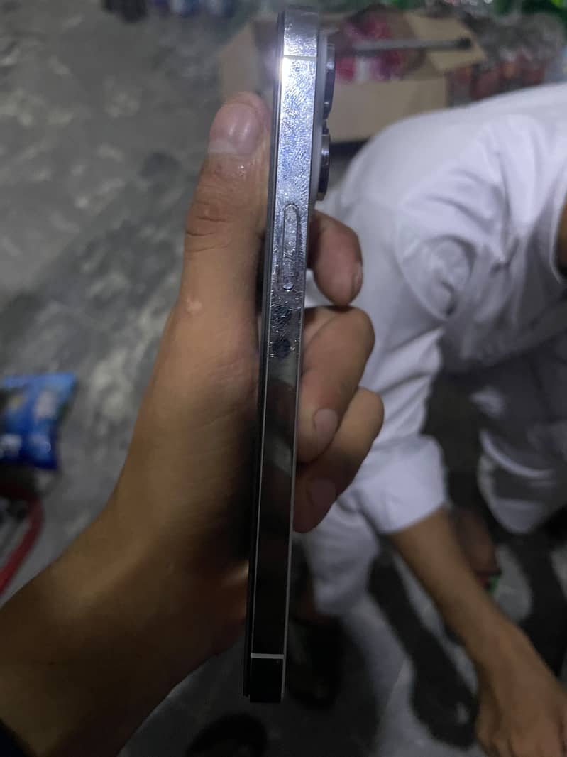 iPhone 14 Pro Max 6