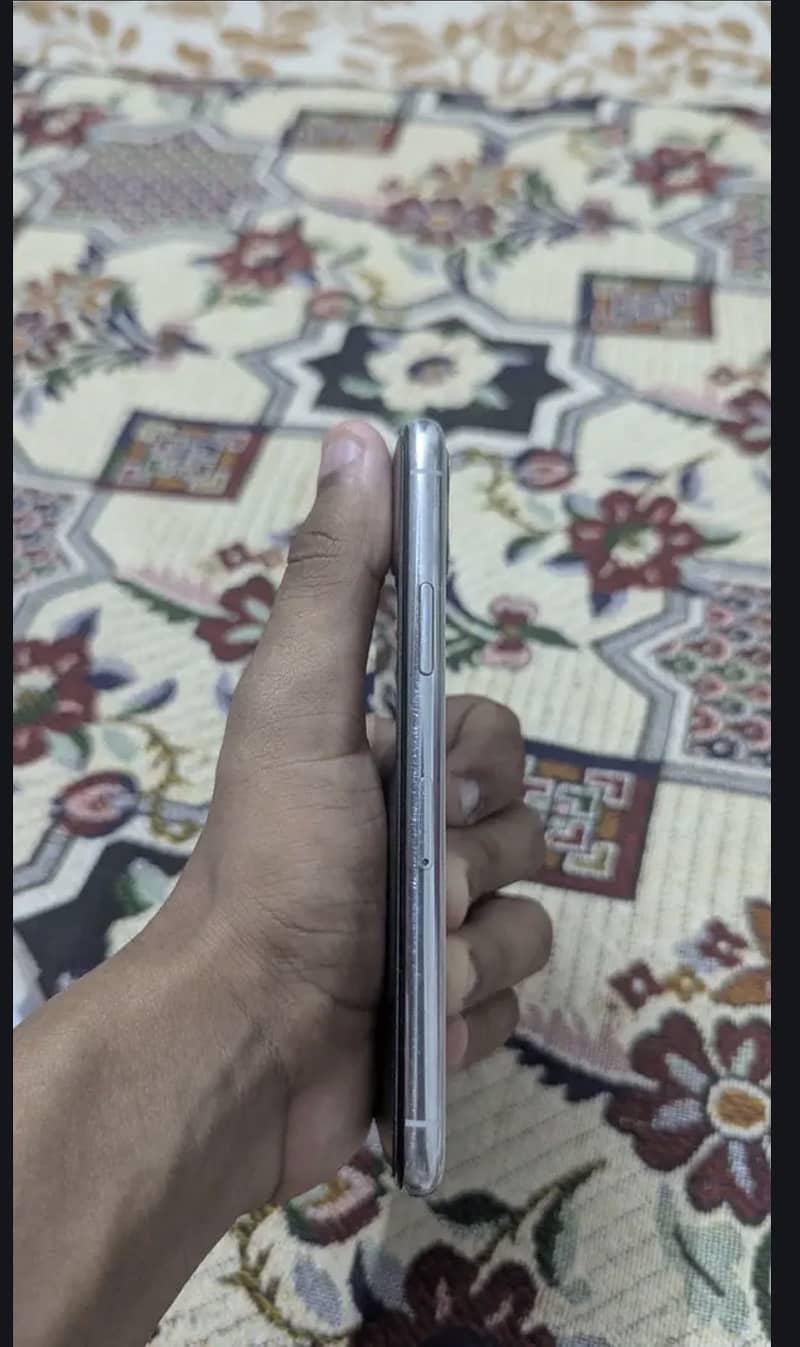Apple iPhone 11 Pro 3