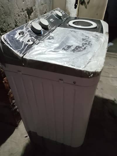 semi automatic mashin 1 year used