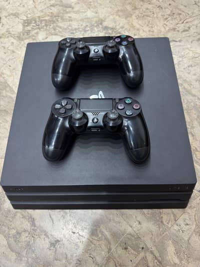 Ps4 pro 1TB Jailbreak 9.0 with 2 controllers
