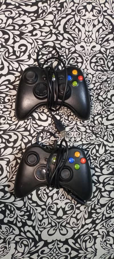 2 Xbox 360 original Wired Controllers only in 2,499
