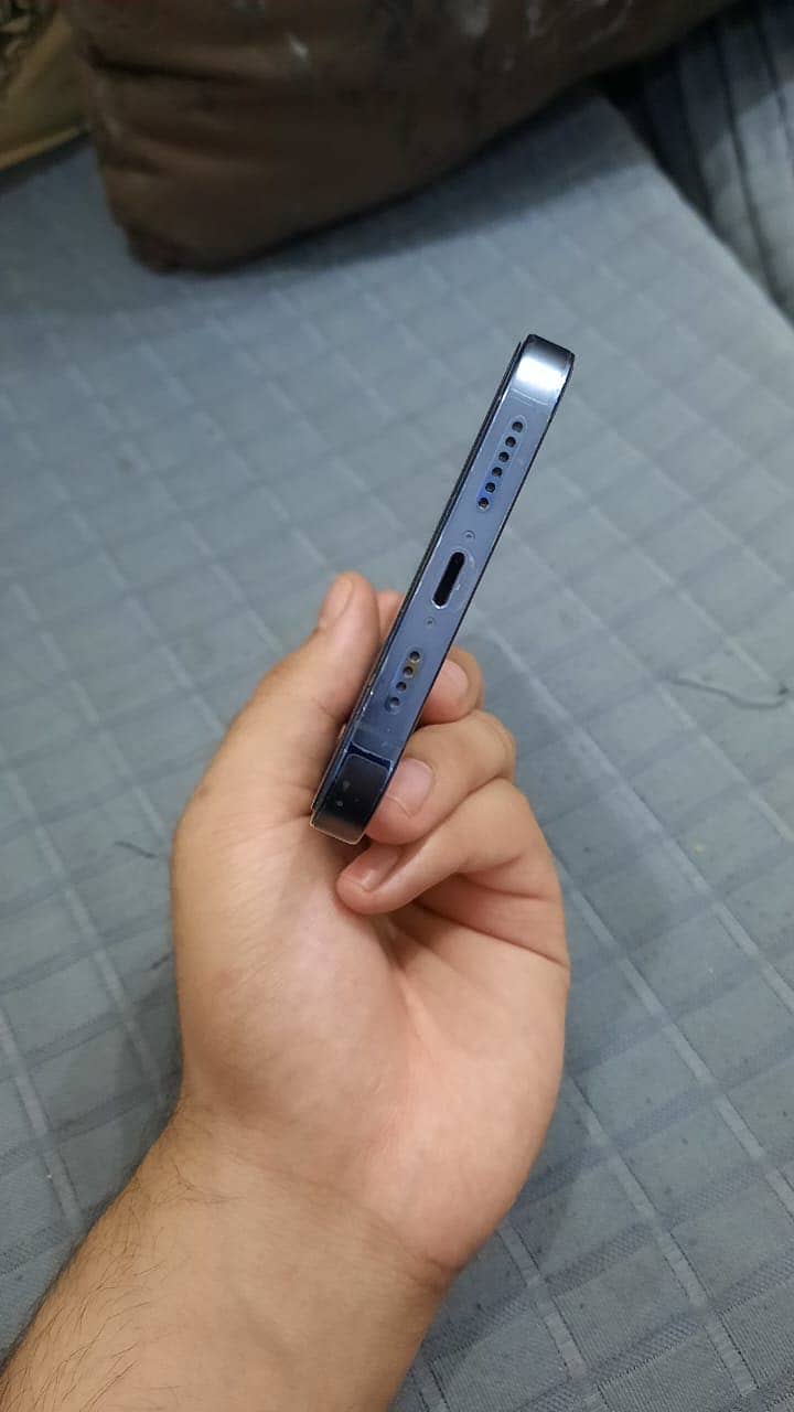 Apple iPhone 13 Pro Max 4