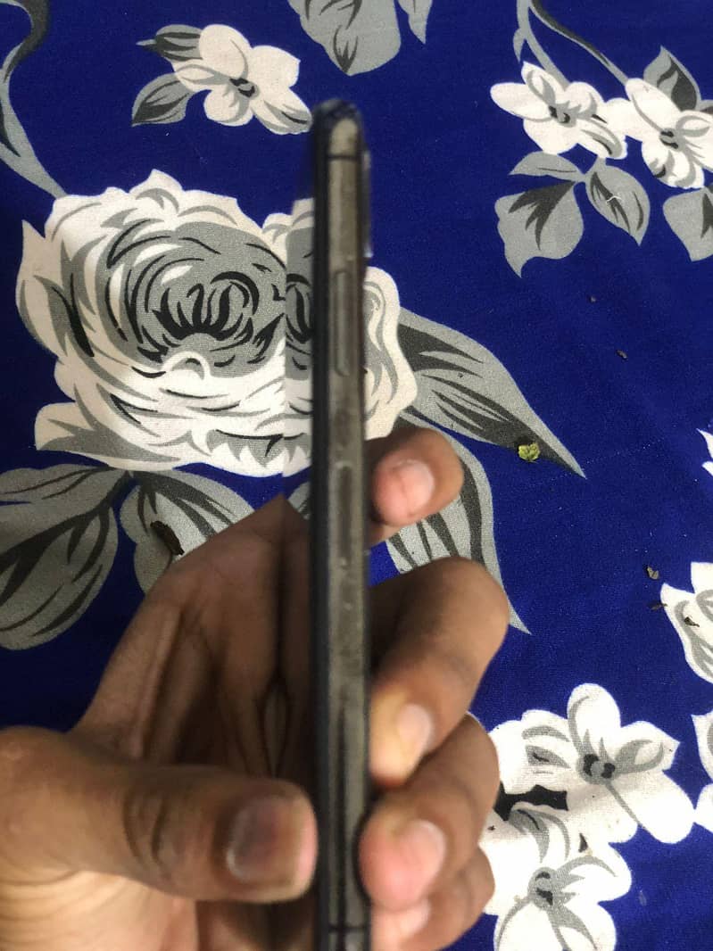 Apple iPhone X 3