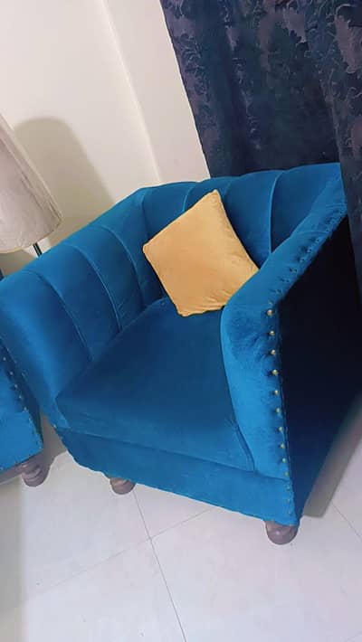 5 set sofa for sale in very good condition only few months USD