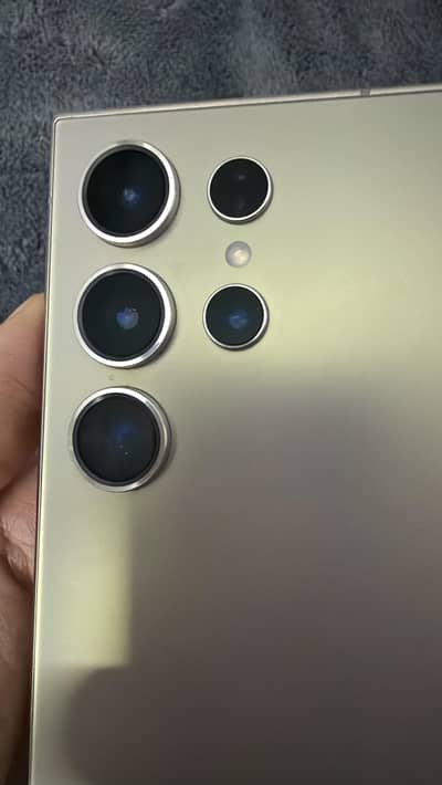 Samsung Mobile S24 Ultra natural colour