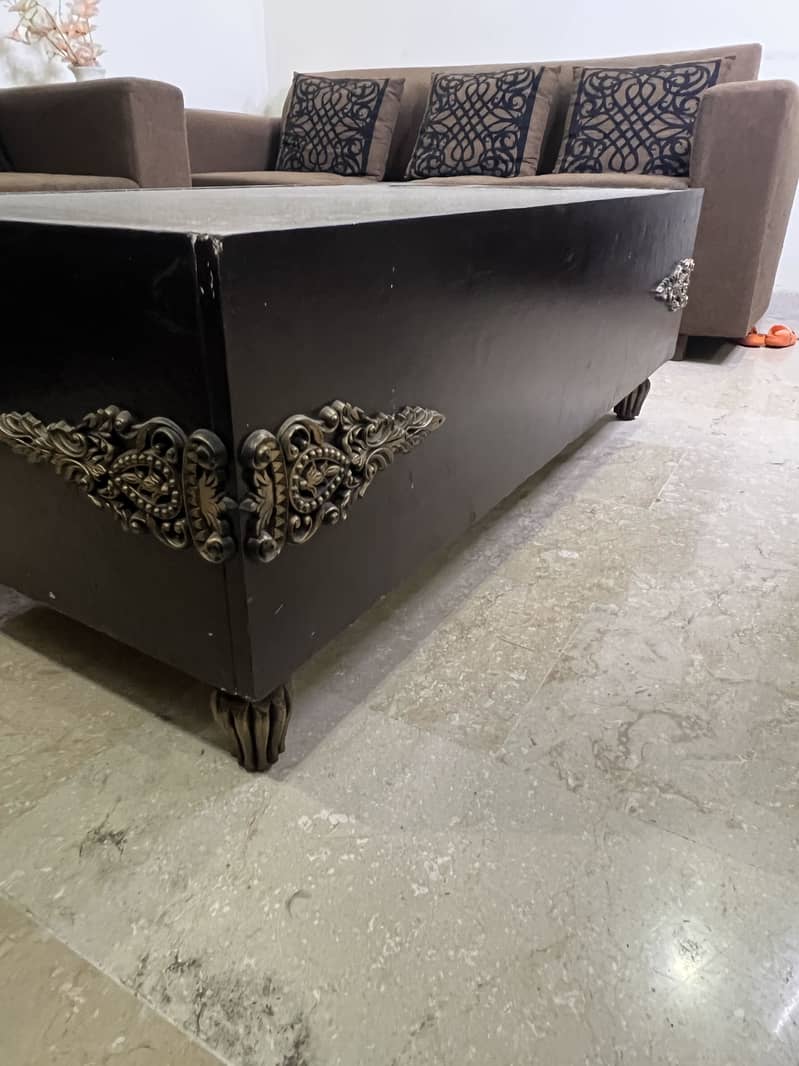 sofa set with table 3