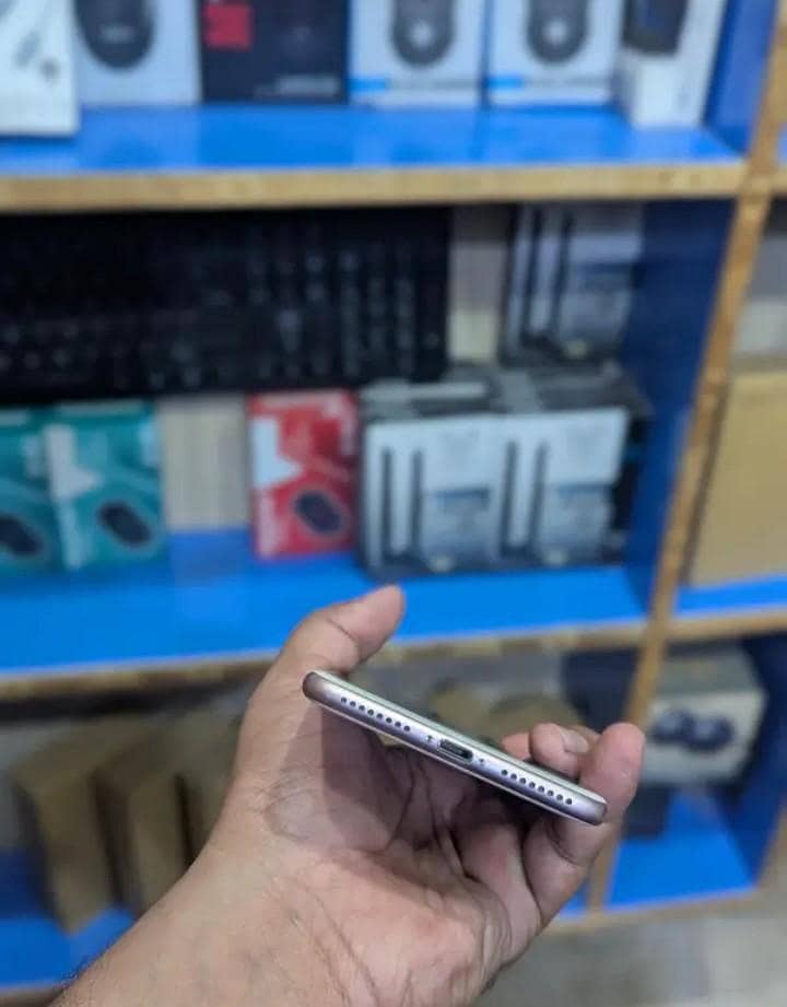 Apple iPhone 7 Plus 3