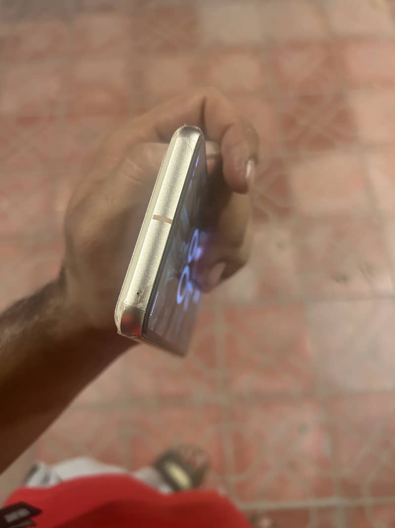 Google Pixel 8 2