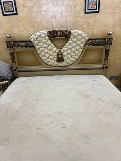 BED SET 8 PCS WITH MATRESS WHATSAPP CONTACT NO (03293082625)