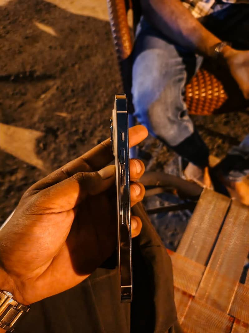 Apple iPhone 13 Pro 3