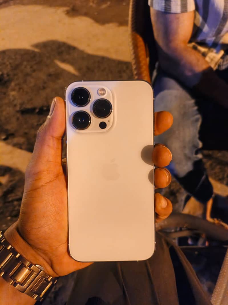 Apple iPhone 13 Pro 4