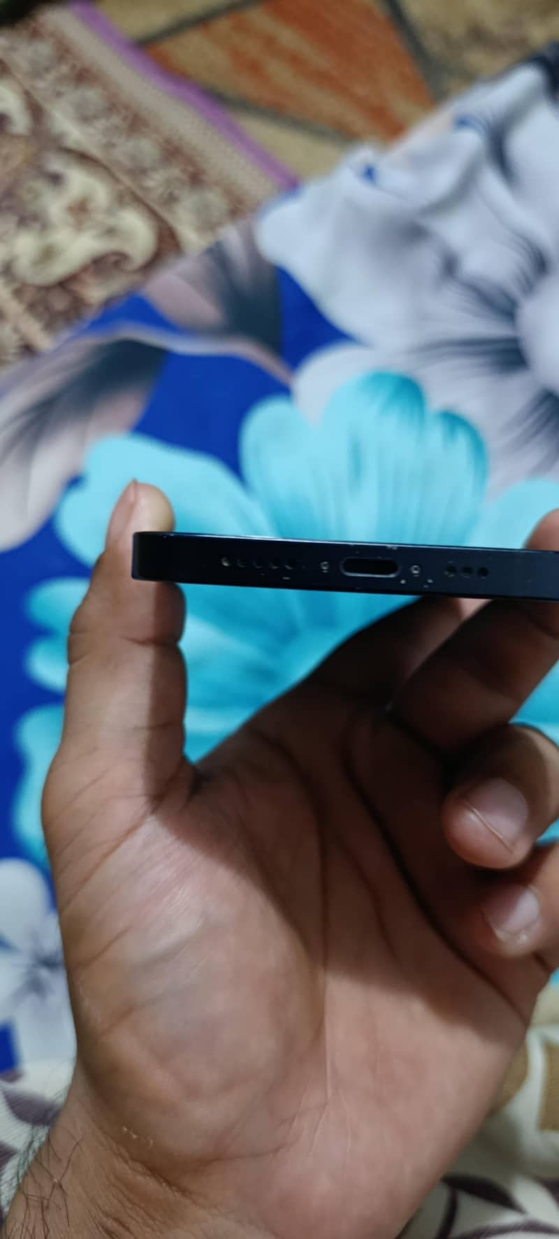 Apple iPhone 12 4