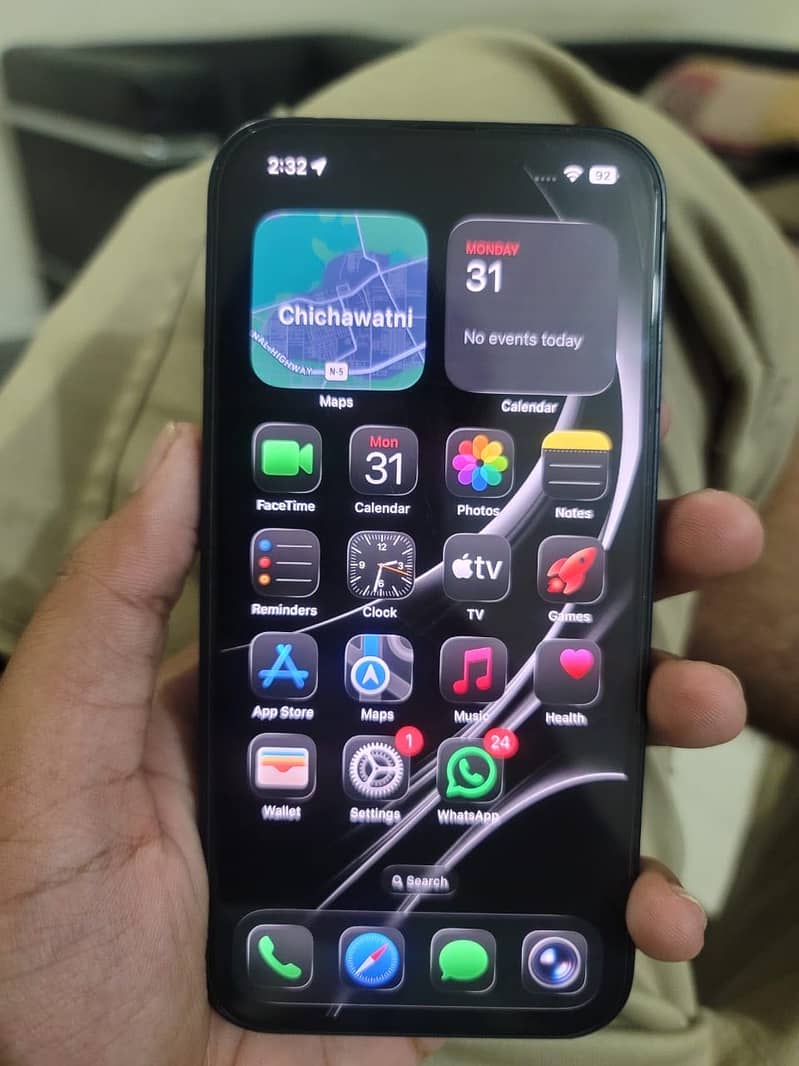 Apple iPhone 13 2