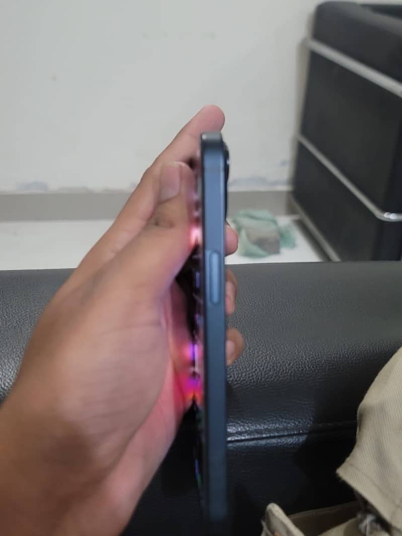 Apple iPhone 13 3