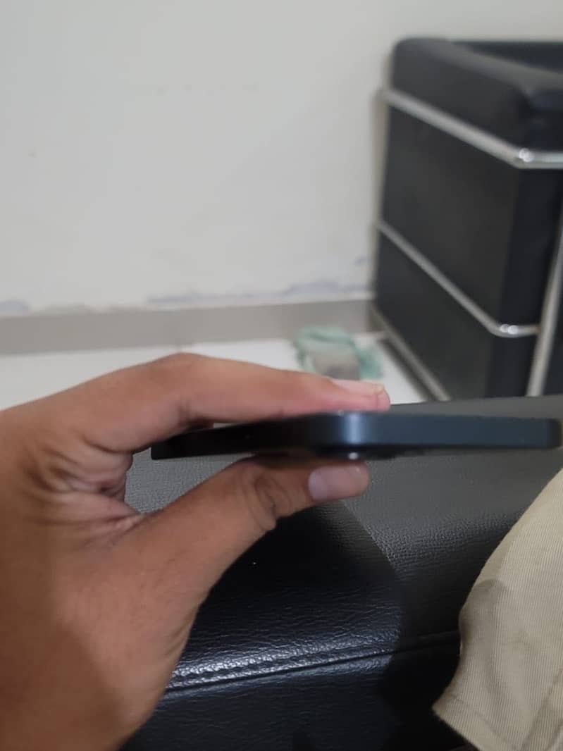 Apple iPhone 13 5