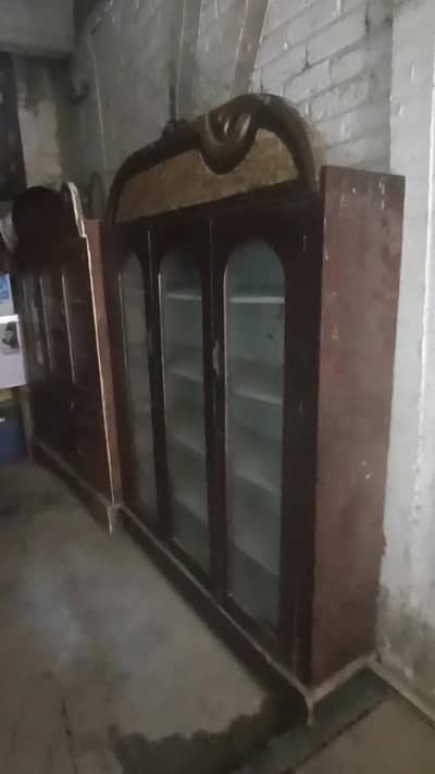 Used showcase's