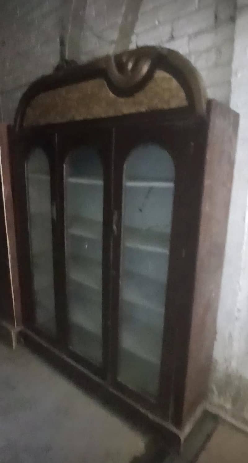 Used showcase's 1