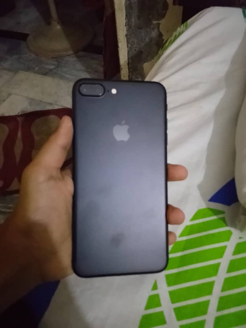Apple iPhone 7 Plus 2