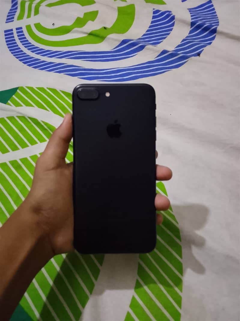Apple iPhone 7 Plus 3