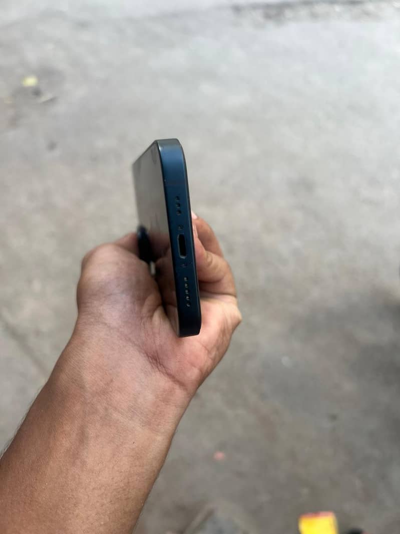 Apple iPhone 14 4