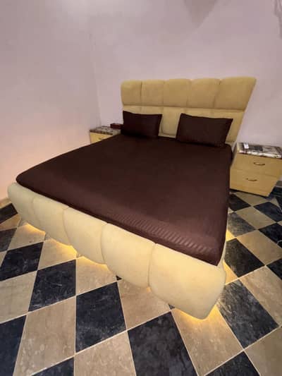 Stylish Bubble Bed King Size Without Mattress
