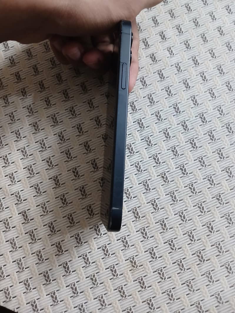 Apple iPhone 12 1