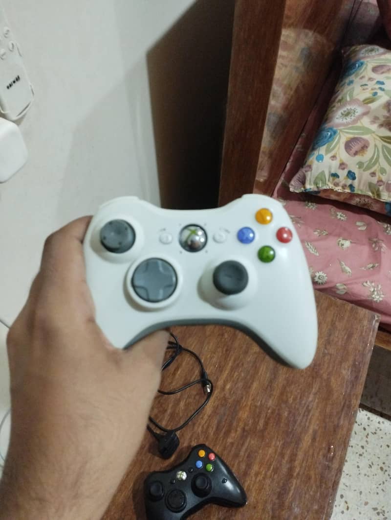 Xbox 360 2 controller game installed 5