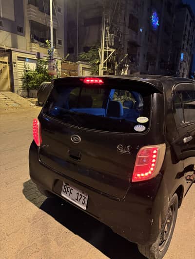 Daihatsu Mira 2011