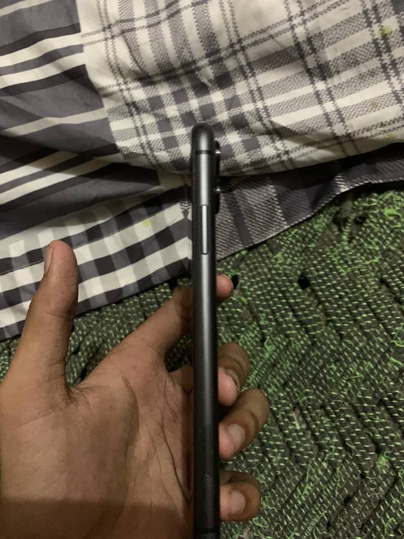 Apple iPhone 11 0