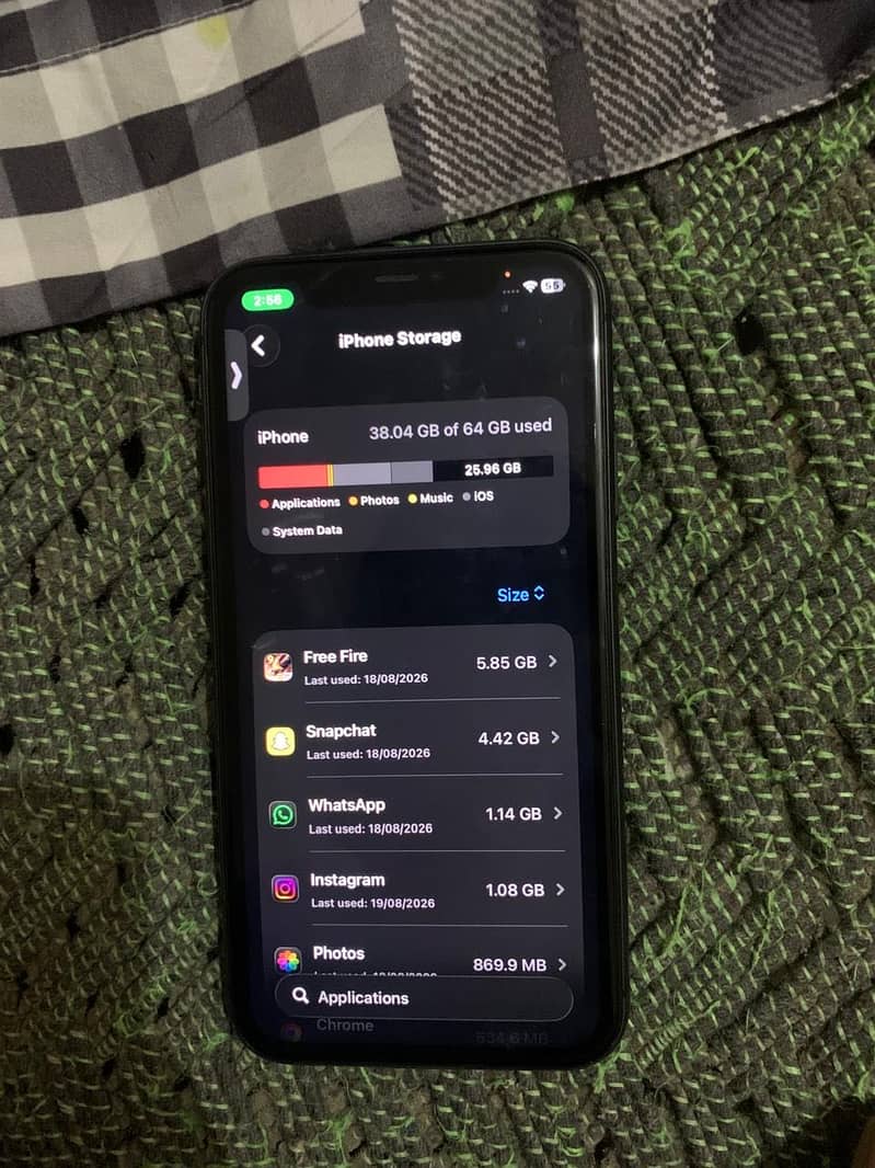 Apple iPhone 11 4