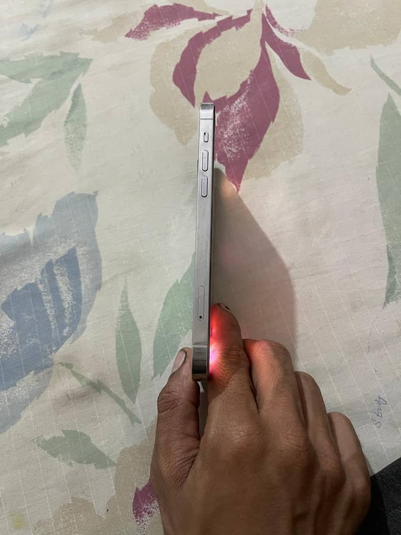 Apple iPhone 12 Pro 3