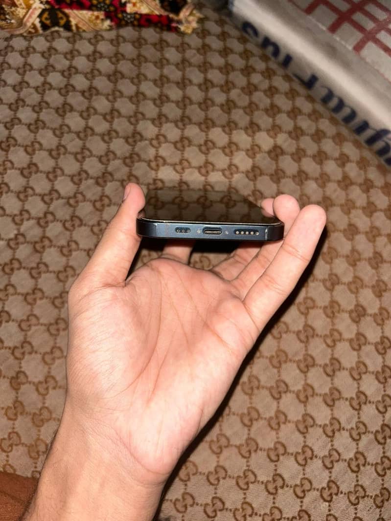 Apple iPhone 13 3