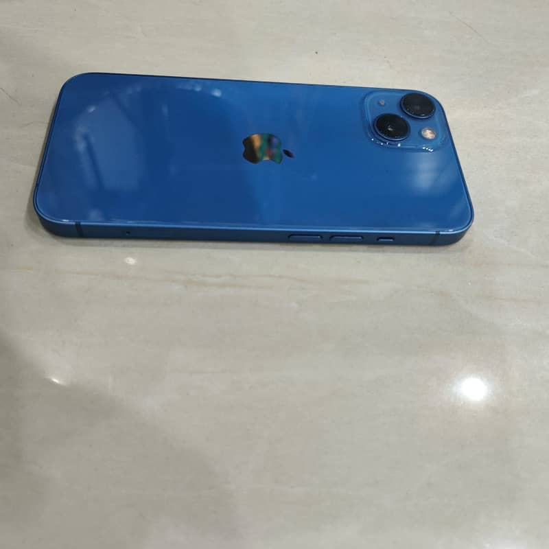 Apple iPhone 13 6