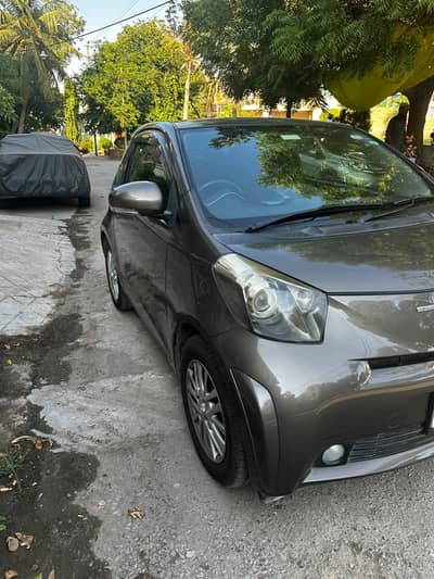 Toyota iQ 2011