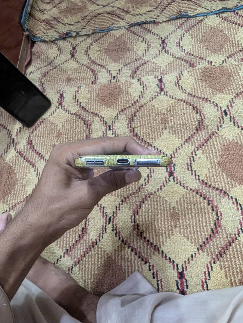 One Plus 10 Pro 4