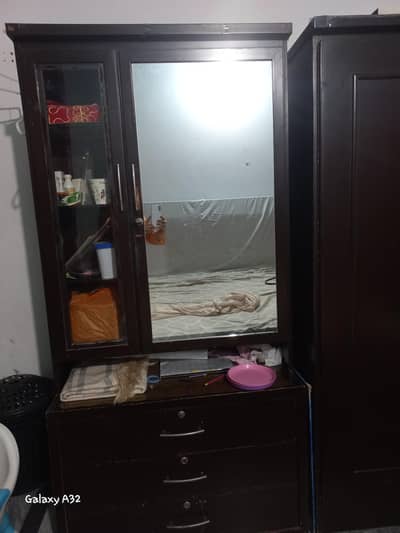 dressing with mirror & drawers