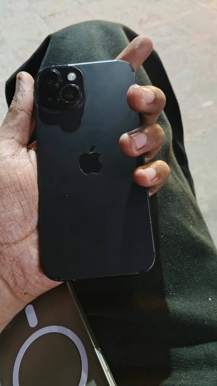 Apple iPhone 15 3