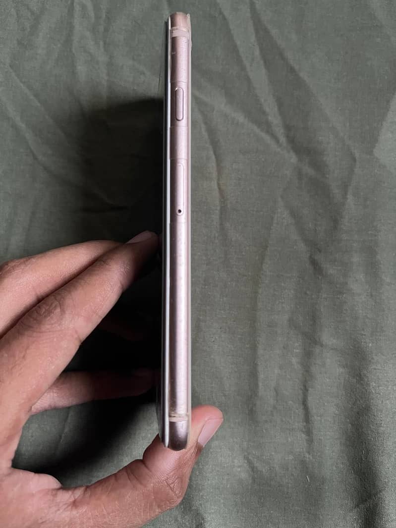 Apple iPhone 8 3
