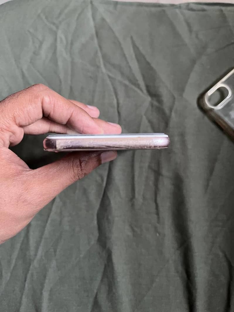 Apple iPhone 8 4