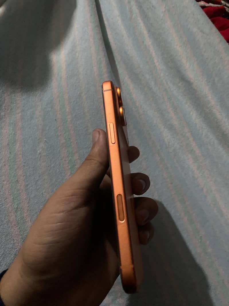 Apple iPhone 17 Pro Max 4