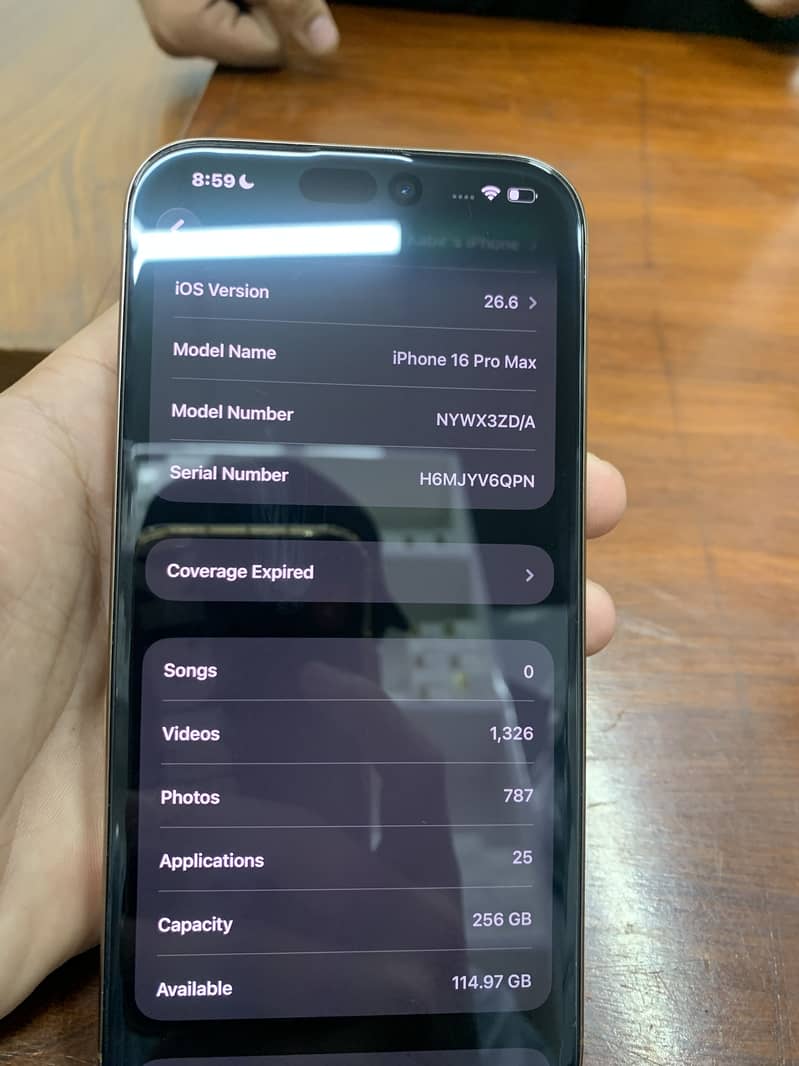 Apple iPhone 16 Pro Max 4