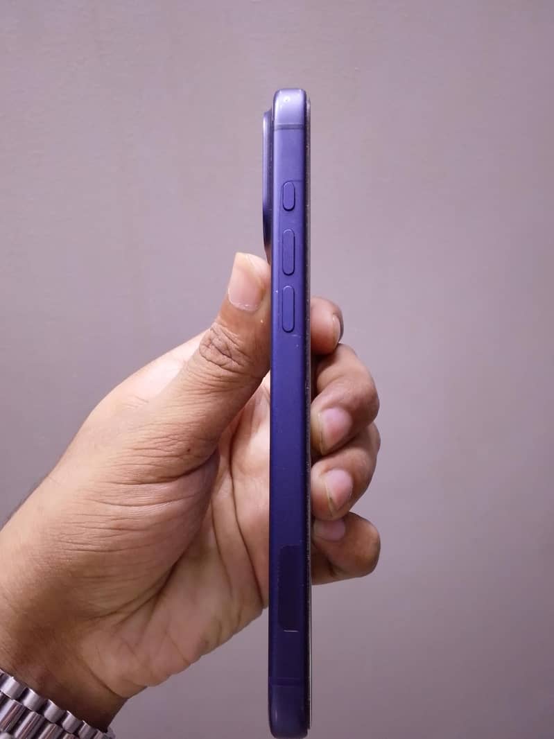 Apple iPhone 17 Pro Max 4