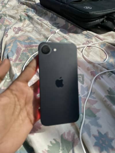 Apple iPhone 16e