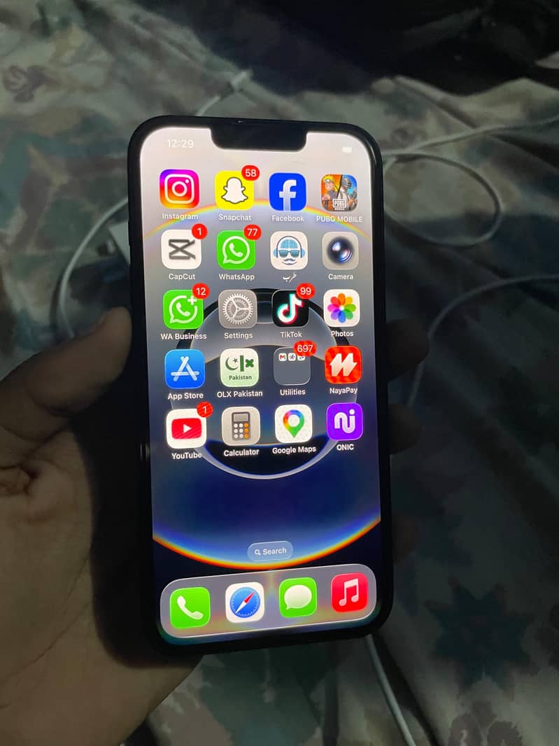 Apple iPhone 16e 2