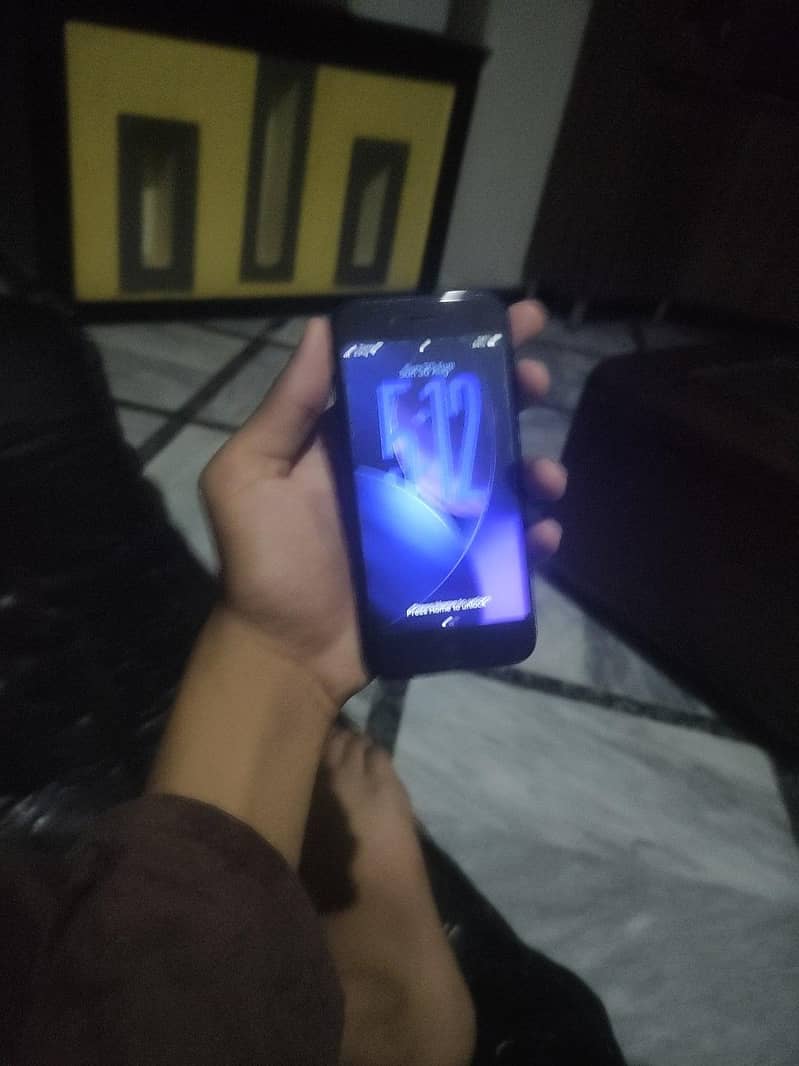 Apple iPhone SE 3 2